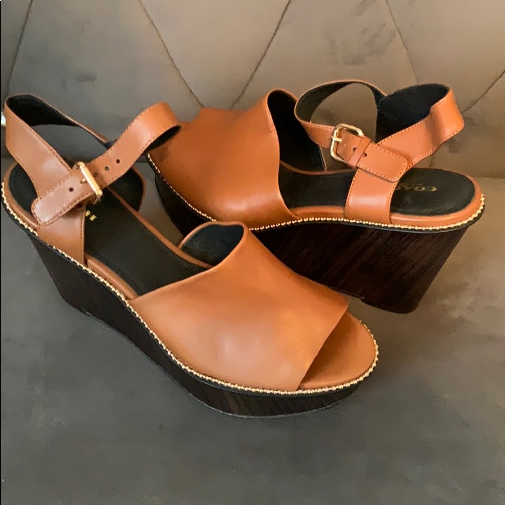 Leather and wooden Coach wedges